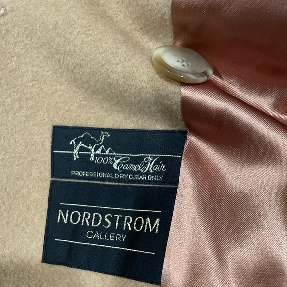 Our camel hair Nordstrom Gallery Fur Coat size 8 - Picture 6 of 9